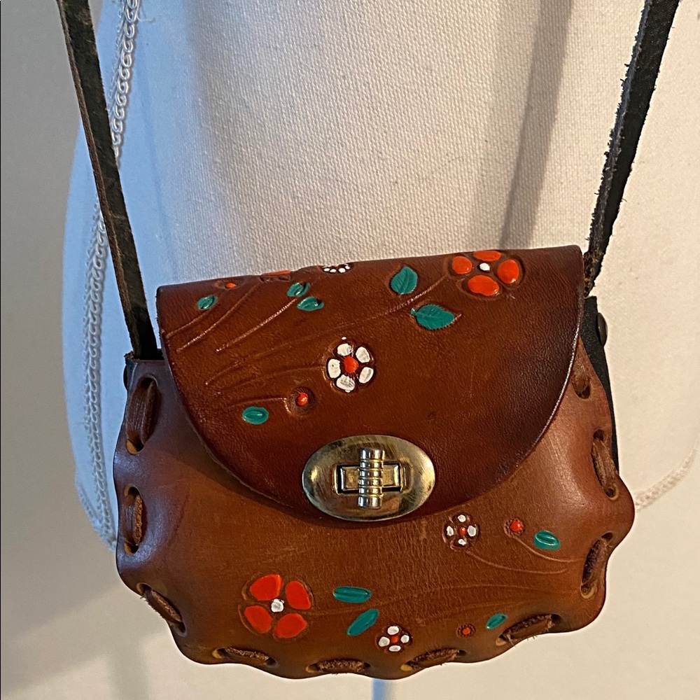 Cross body bag. Leather saddle bag.